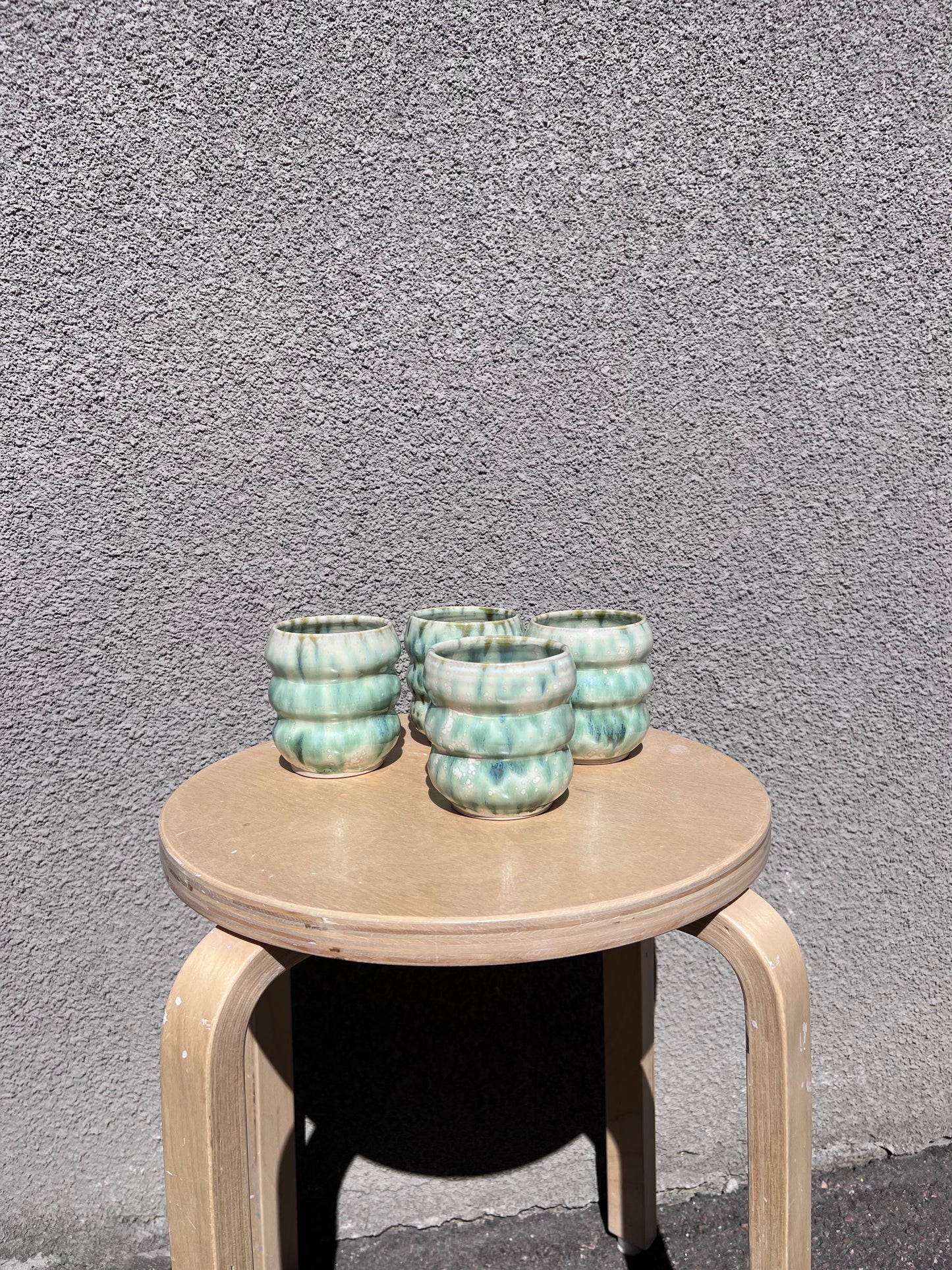 Grön bubblig mugg (de andra fyra, mer gröna)