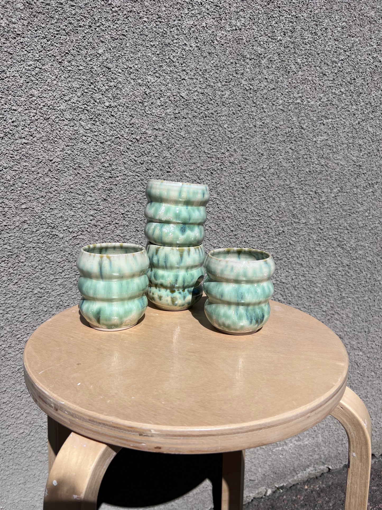 Grön bubblig mugg (de andra fyra, mer gröna)
