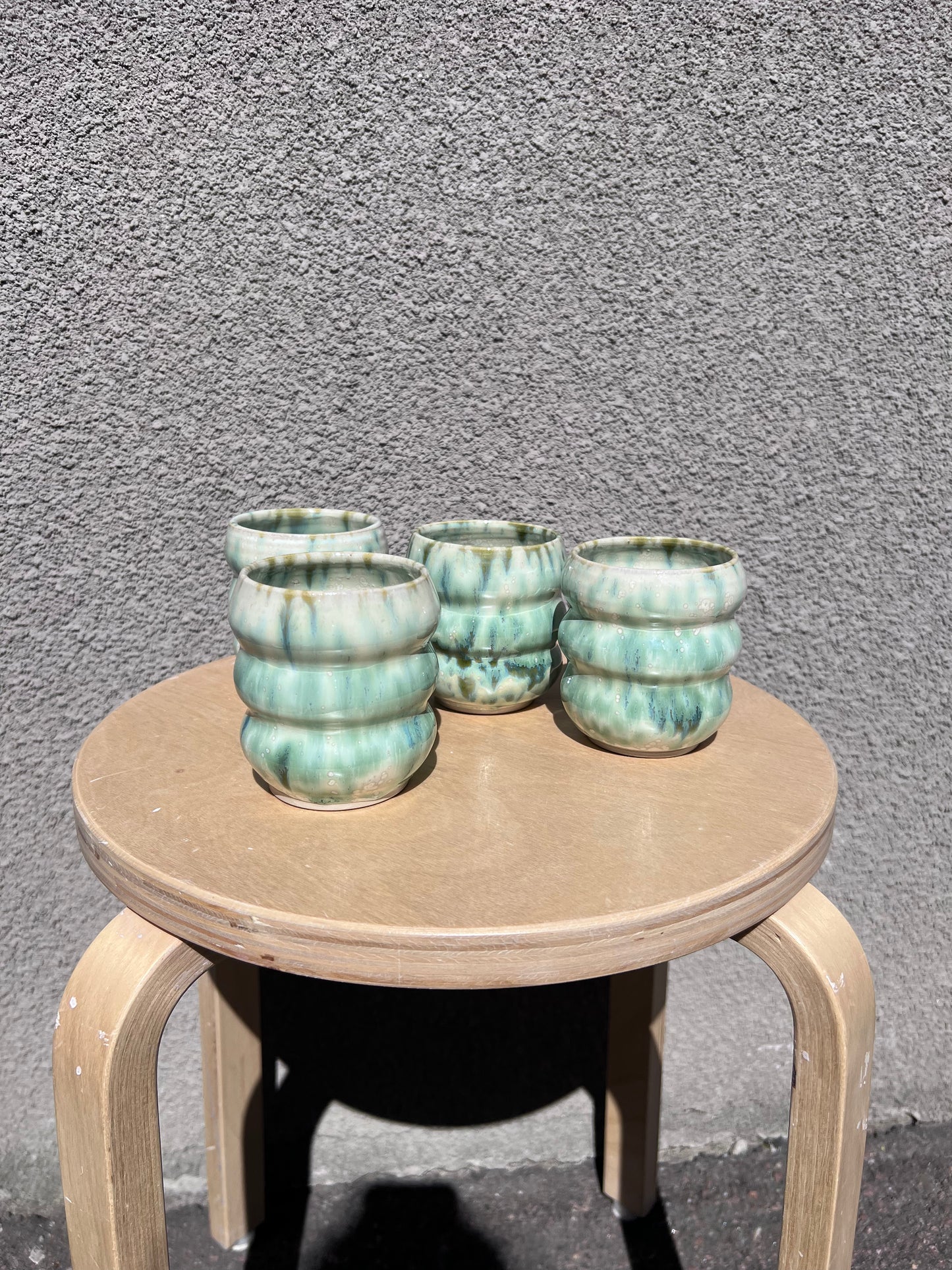 Grön bubblig mugg (de andra fyra, mer gröna)